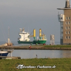 Schiff und Radarturm in Cuxhaven