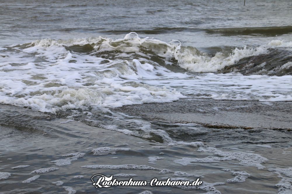 Sturmtief "Ylenia" bringt Sturmböen und eine leichte Sturmflut nach Cuxhaven